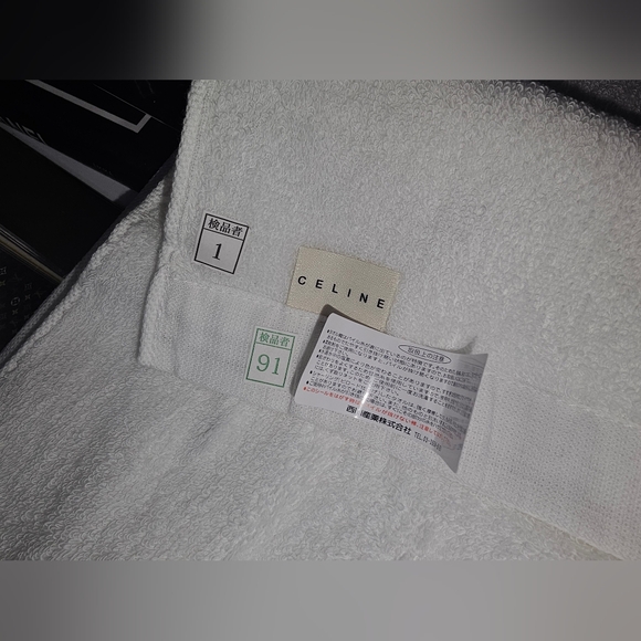 Celine 5pc Face/Hand Towel Bundle! - Picture 8 of 12